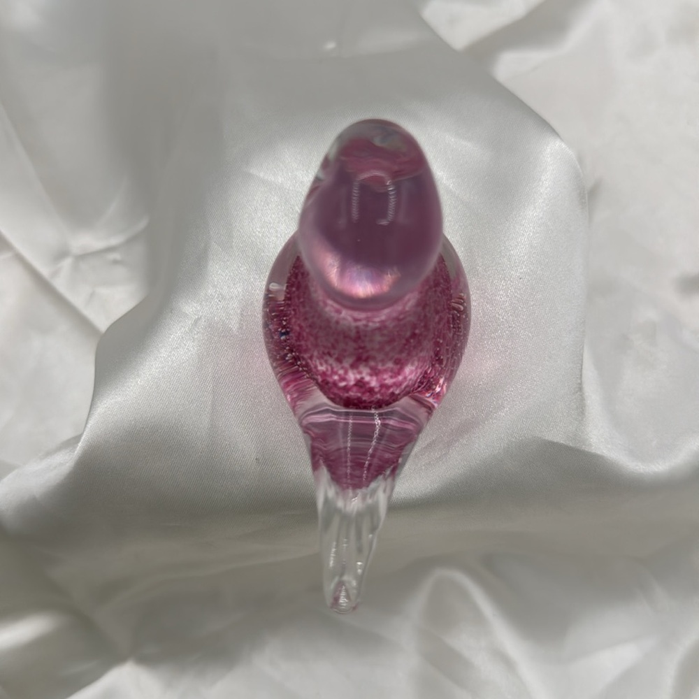 Elegant Pink Art Glass Bird Figurine, smooth Polished bottom, no makers marks. - Picture 5 of 6
